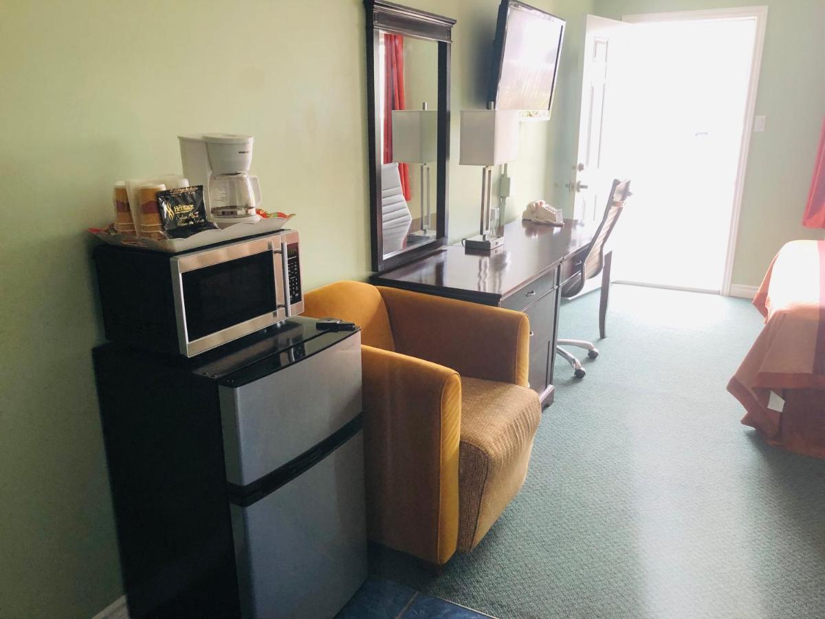 Perth Plaza Inn & Suites Dış mekan fotoğraf