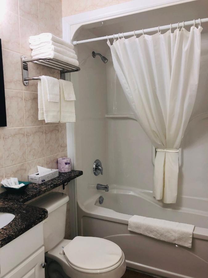 Perth Plaza Inn & Suites Dış mekan fotoğraf