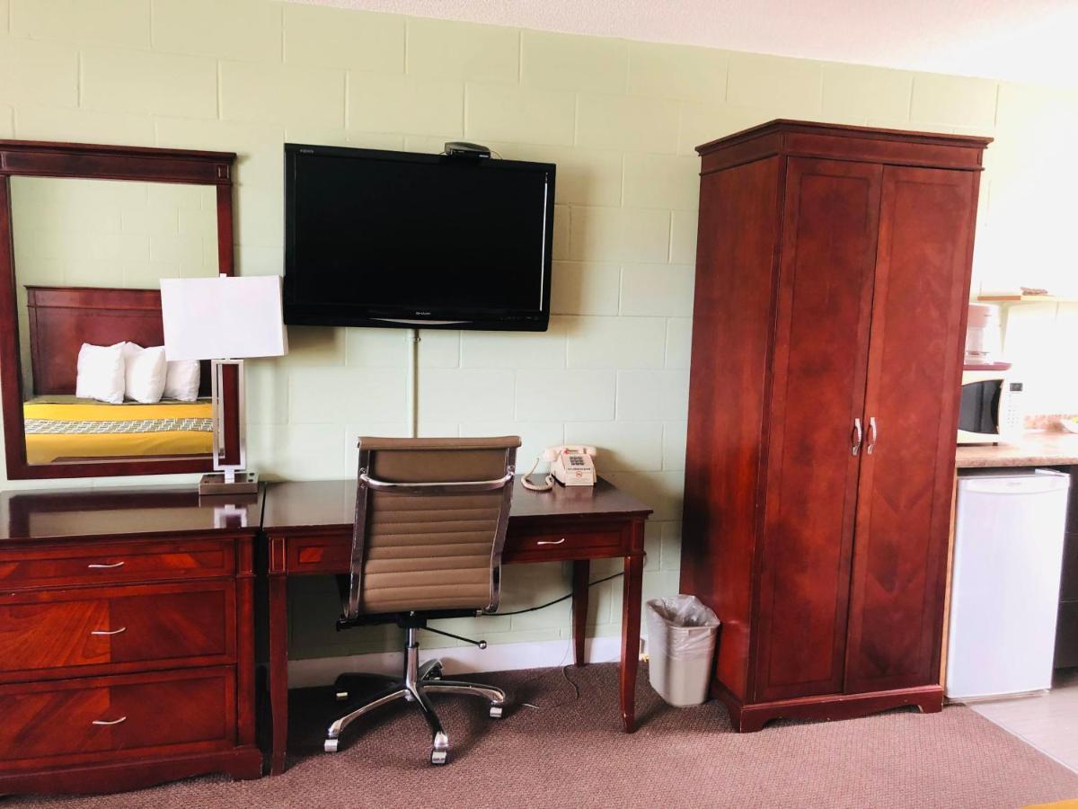Perth Plaza Inn & Suites Dış mekan fotoğraf