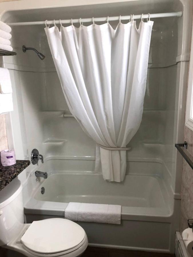 Perth Plaza Inn & Suites Dış mekan fotoğraf