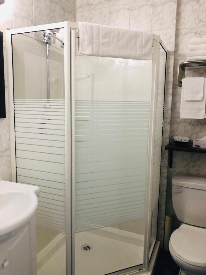 Perth Plaza Inn & Suites Dış mekan fotoğraf