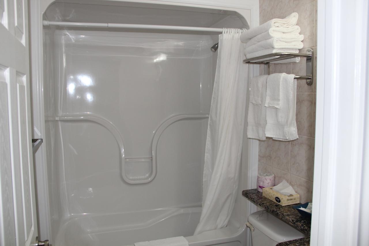 Perth Plaza Inn & Suites Dış mekan fotoğraf