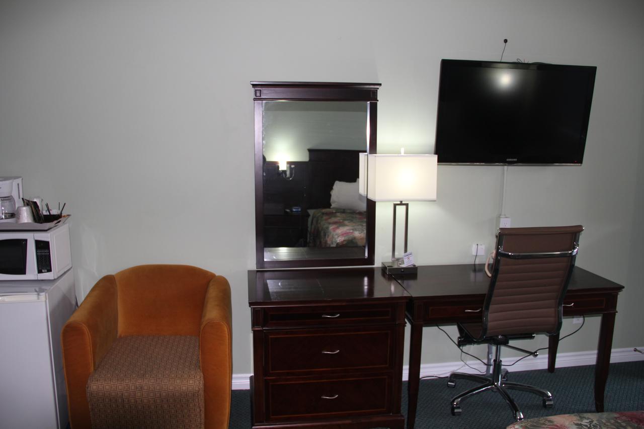 Perth Plaza Inn & Suites Dış mekan fotoğraf