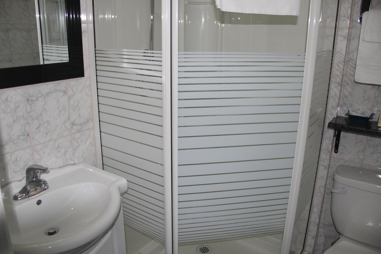 Perth Plaza Inn & Suites Dış mekan fotoğraf